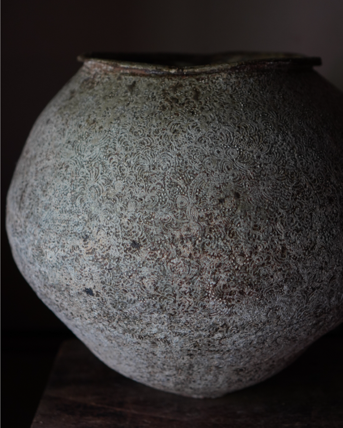 White Slip Patterned Large Tsubo